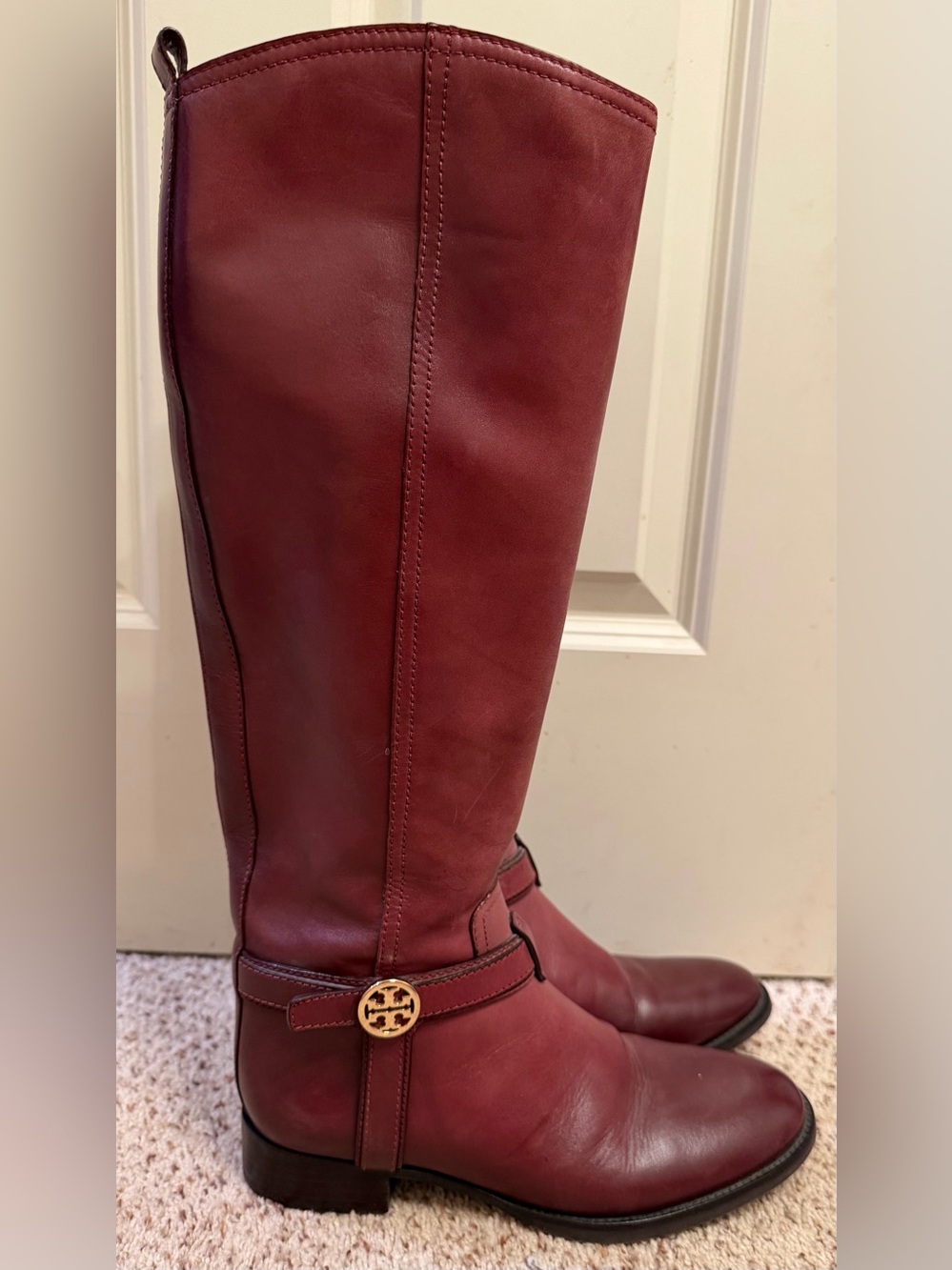 Tory Burch Leather Riding/Knee High Boots in Maroon/Red Leather, Size 8
